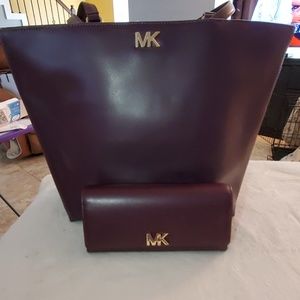 Leather purse and wallet